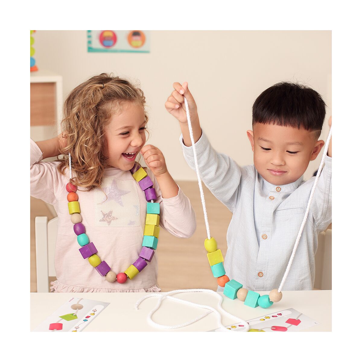 Juego de ensartar ECO Activity Shapes - Miniland